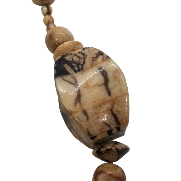 KARLA JORDAN DESIGNER RETIRED TIGER SPONGE CORAL BEADED NECKLACE - Picture 4 of 6